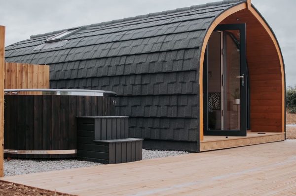 Llain Farm- Barcud