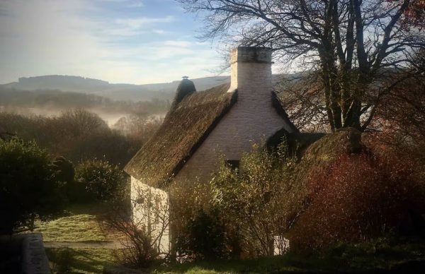 Llwyndryssi Retreats - Farm House