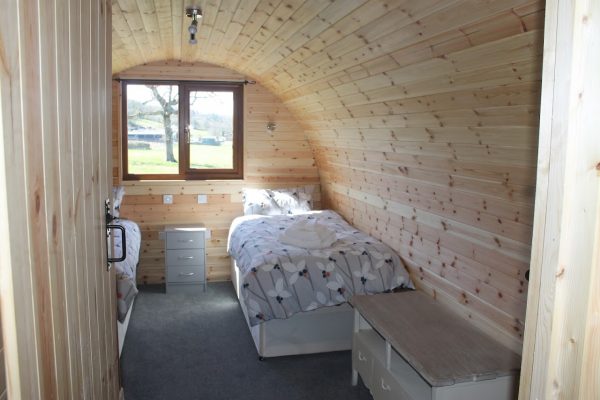 Llwyndryssi Retreats - Thatched Cottage