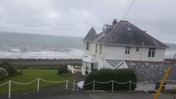 Lounge Holidays - Morwendon House