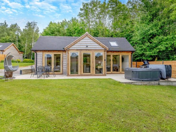 Loxley Park Lodges - Walford Lodge