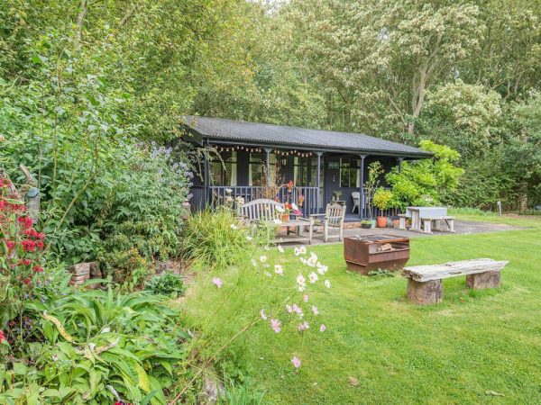Mossop Farm Cottages - Peaceful Farmhouse