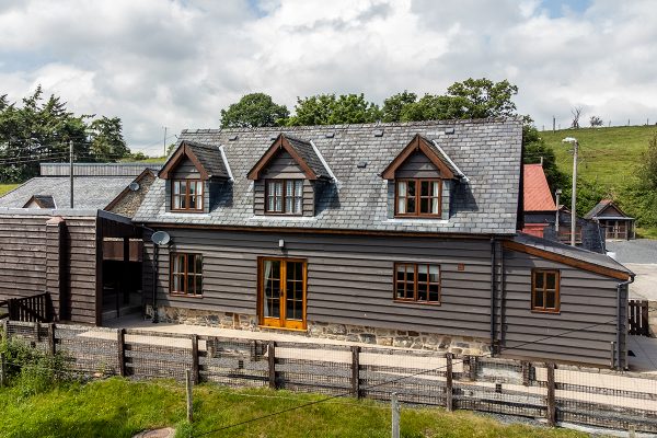 Newton Holiday Cottages - Llwyn Coppa Barn