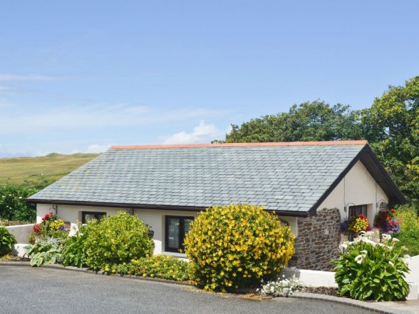 Pencrennow Farm Cottages - The Gatehouse
