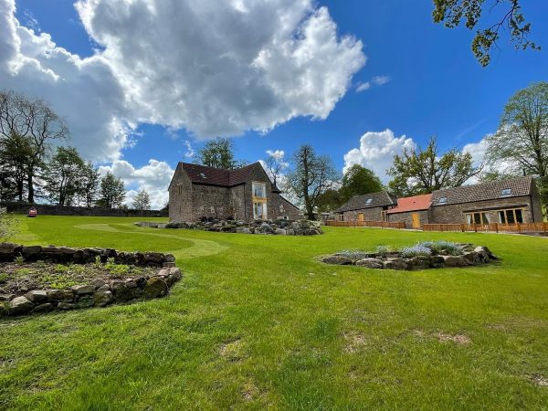 Priors Lodge Barns - Horseshoe