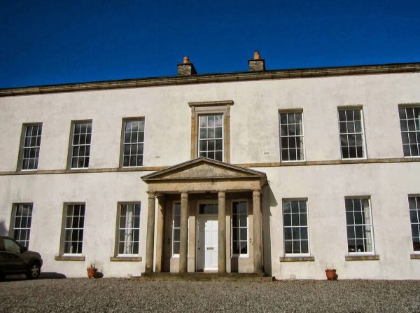 Shaw End Mansion- Apartment 3