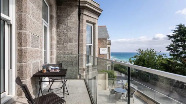 St Ives Apartment