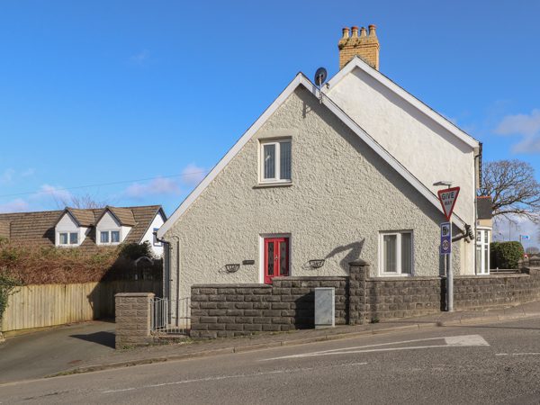 Y Bwthyn, Newport