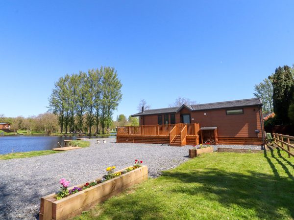 Lakeside Lodge