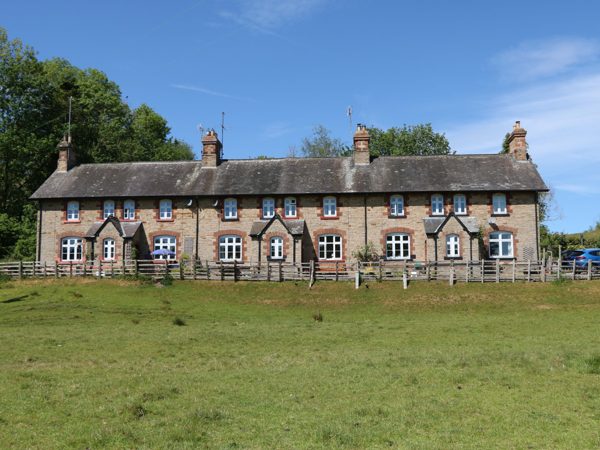 3 Railway Cottages