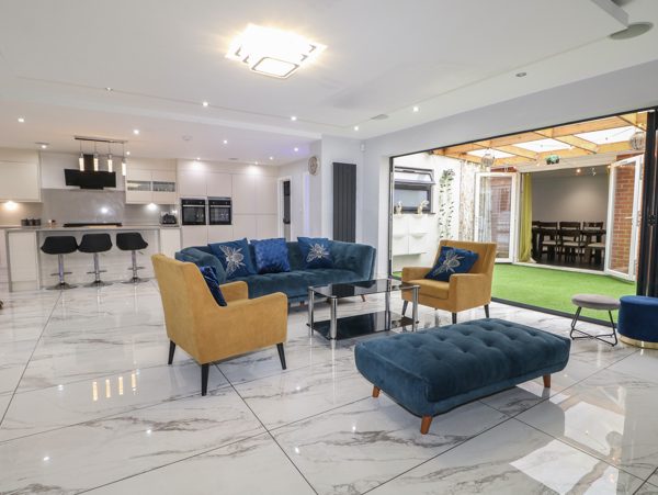 Falcon Bal House