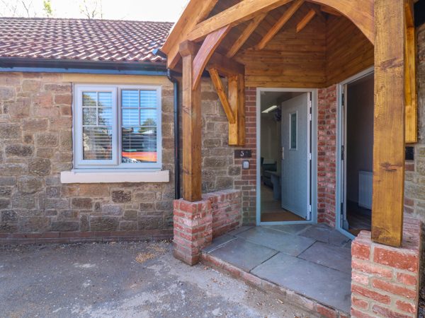 Cosy Cottage 5