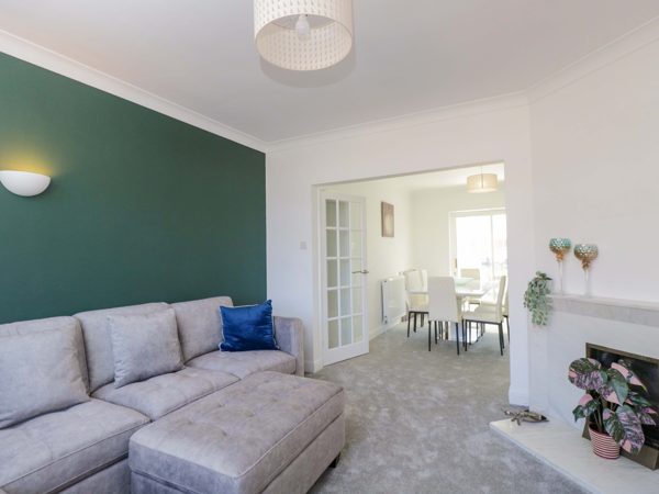 6 Newbridge Gardens