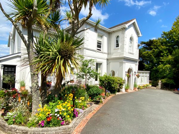 Muntham Deluxe Apartment 2