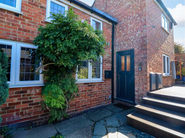6 Brook Court