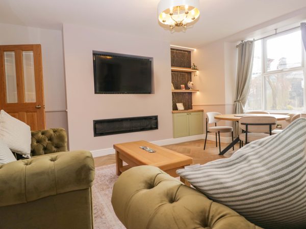 5 Caxton House