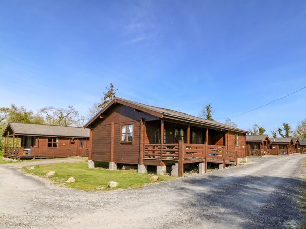 Lodge 2 - Bron Eifion