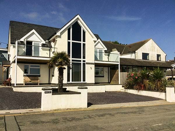 Glan Y Mor