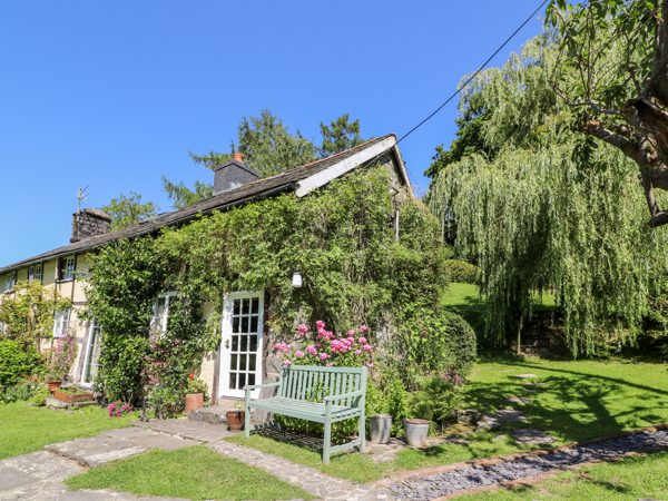 Lower Dolgenau- The Cottage