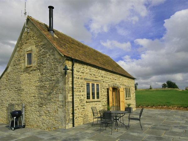 Calcot Peak Barn