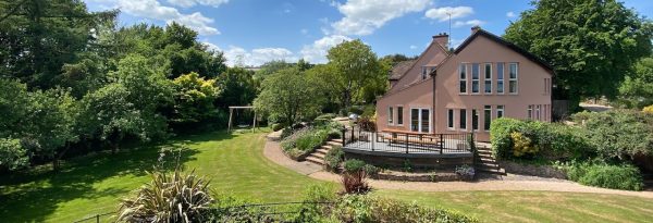 The Cottage Beyond : Wildberry Cottage