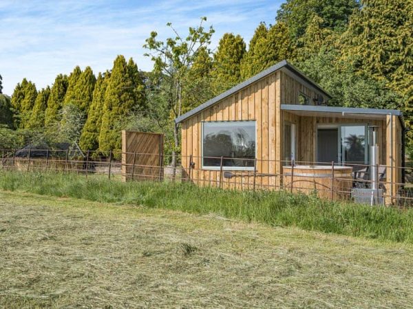 The Tranquil Orchard - Woodpecker Lodge
