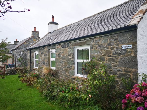 Wee Dug Hoose