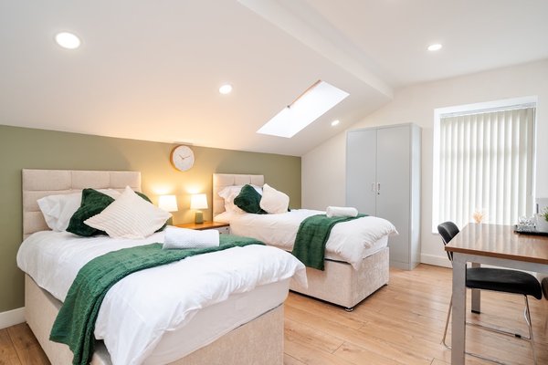 3 Bedroom Whalley Aparthotel