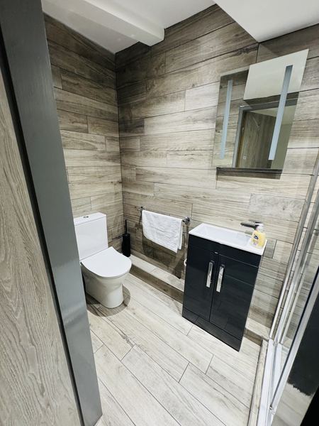 6Adelphi