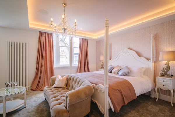 Absoluxe Suites