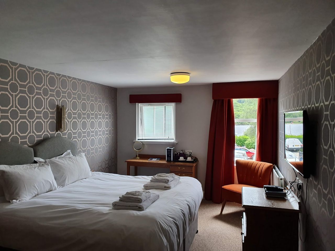 Achray House Hotel & Lodges