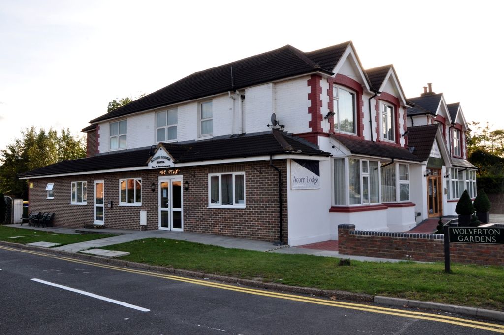 Acorn Lodge Hotel Gatwick & Parking