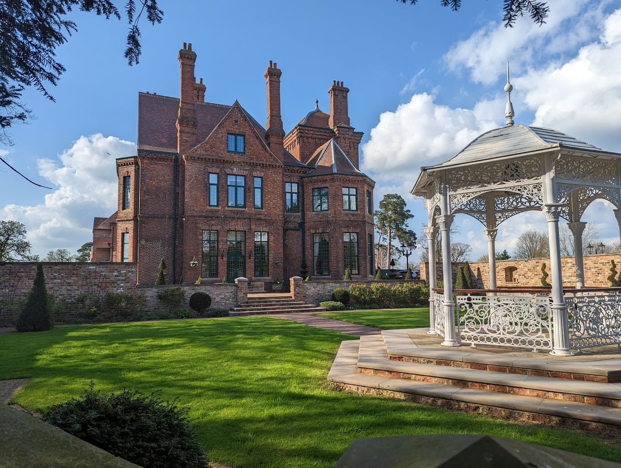 Aldwark Manor Estate