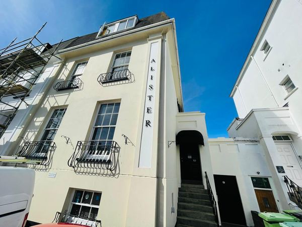 Alister Guest House