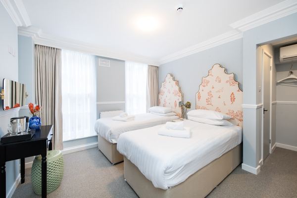 Americana Hotel