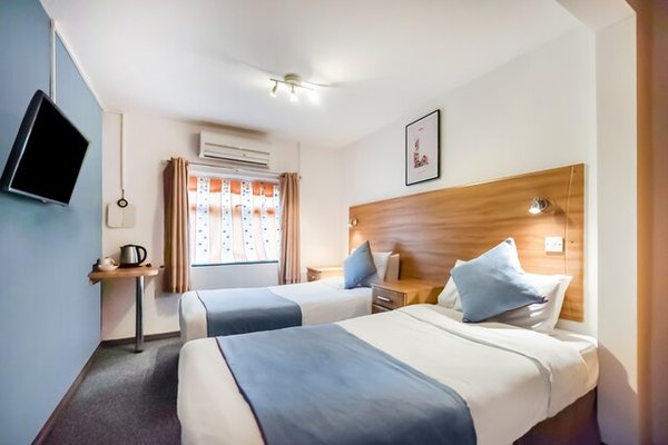 Arinza Hotel, London Ilford