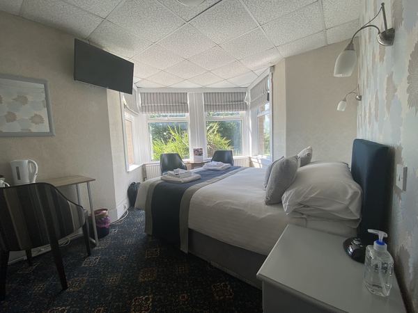 Arrandale Hotel & Apartments - Guest House
