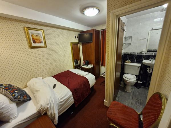 Avon Hotel