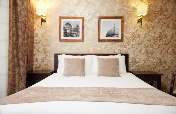 Bell Hotel & Inn by Greene King Inns