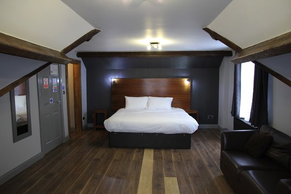 Bennetts Hotel