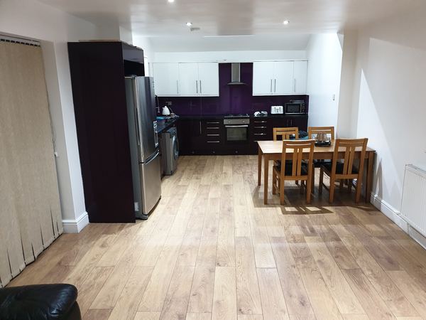 BIG ROOM Rusholme with TV and private bathroom