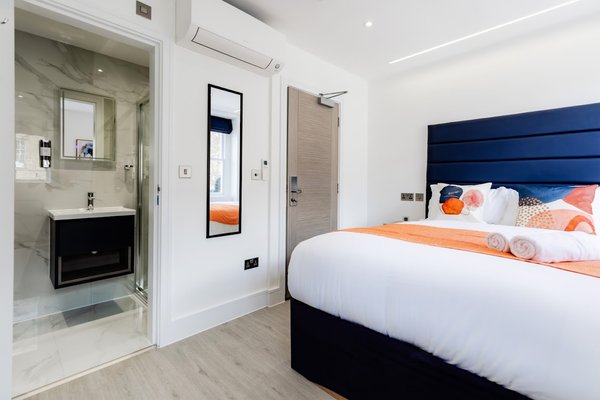 Boston Court Hotel