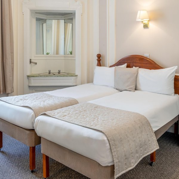 Britannia Adelphi Hotel City Centre