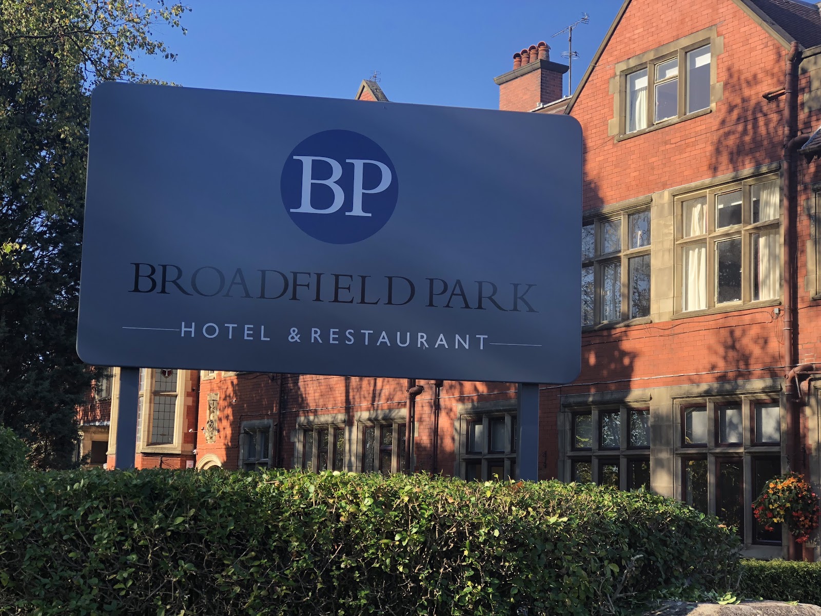 Broadfield Park Hotel by Belvilla
