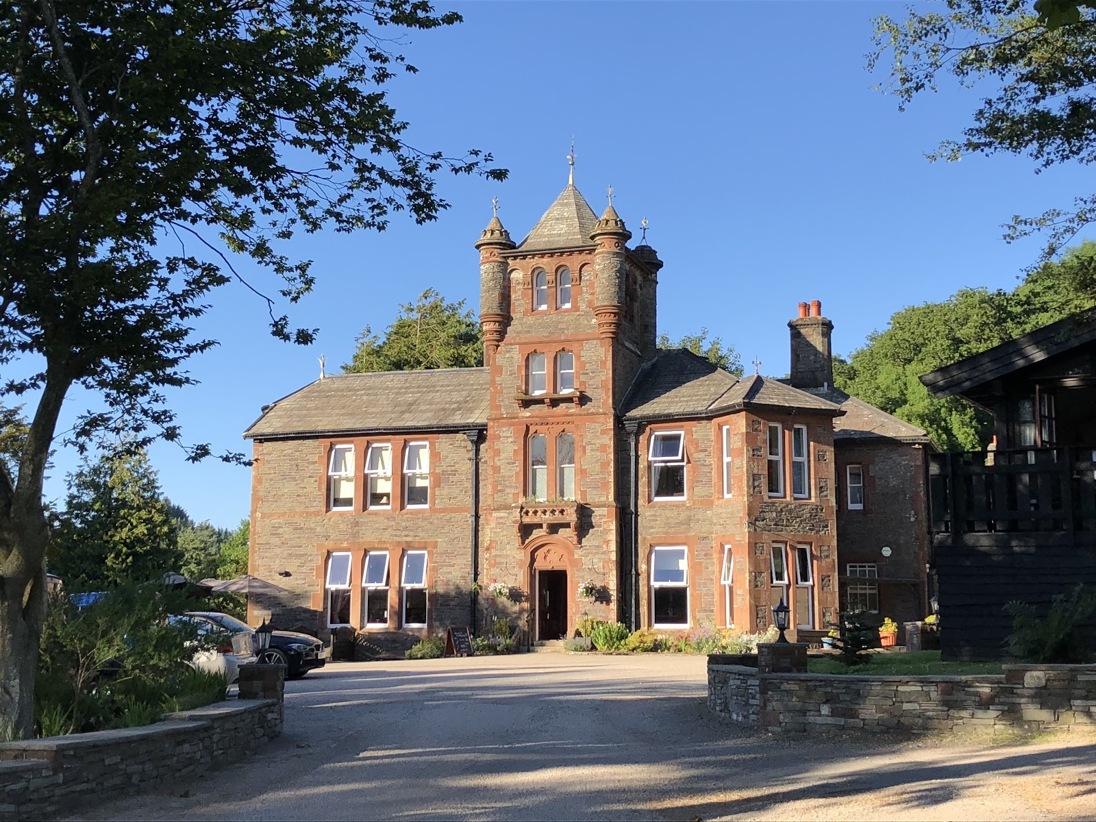 Brockwood Hall Lodges