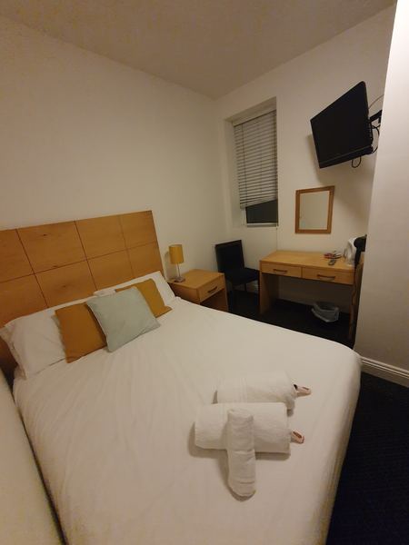 Brooklands Lodge - Bed & Breakfast