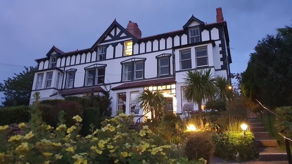 Bryn Derwen Guest House