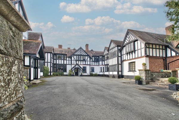 Caer Beris Manor