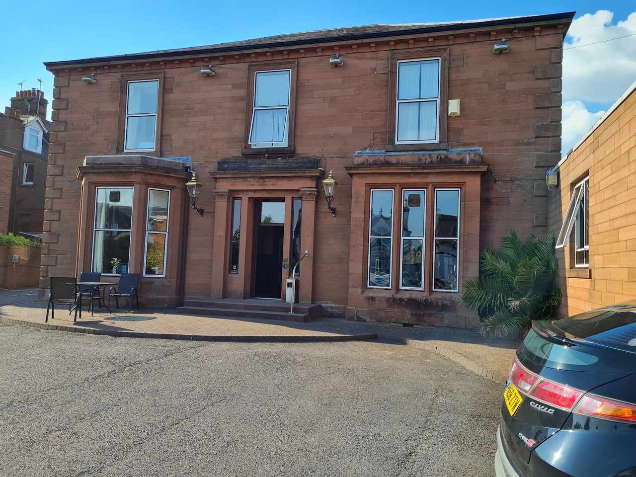 Caledonian Hotel