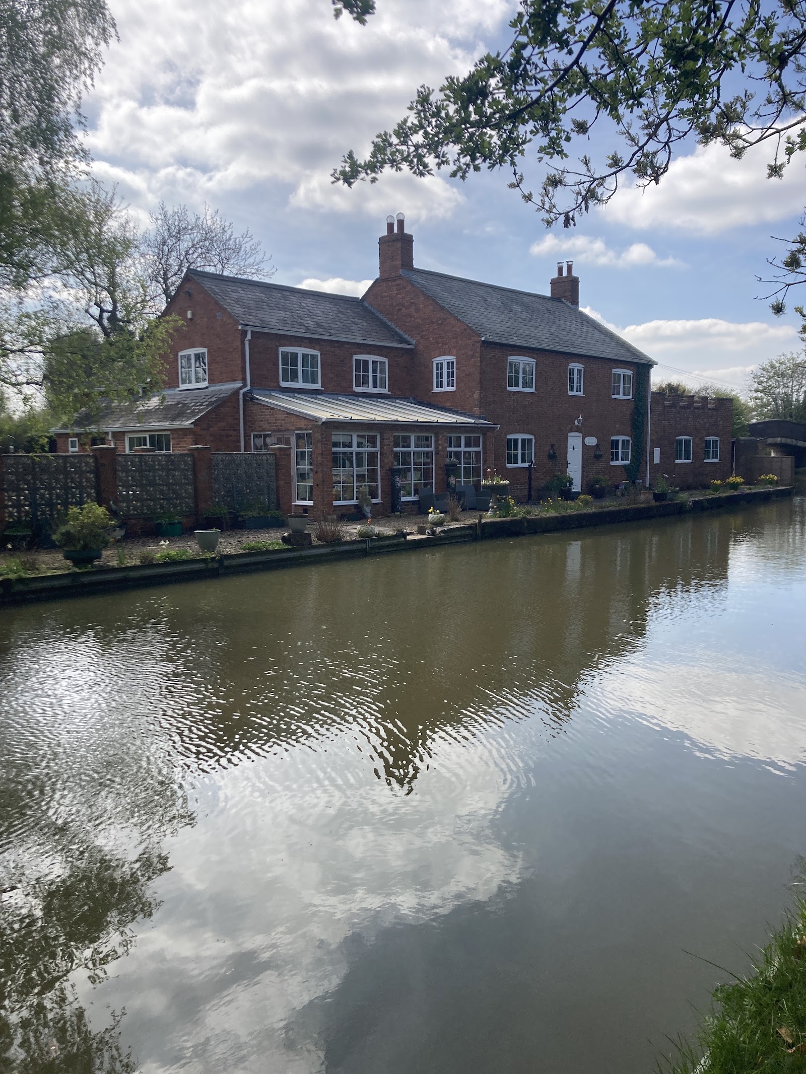 Canalside B and B
